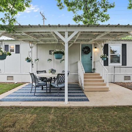 Pet-Friendly Lake Dallas Home Near Lewisville Lake Bagian luar foto