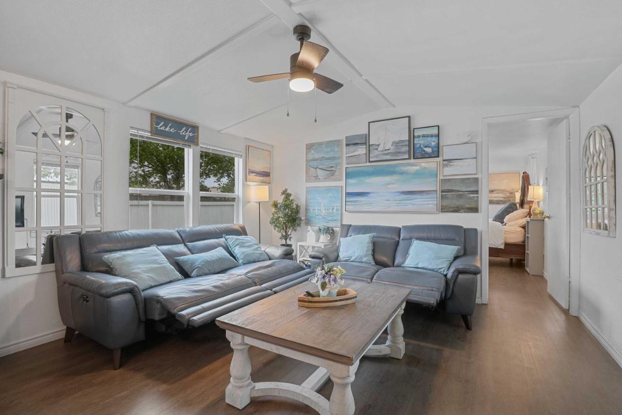 Pet-Friendly Lake Dallas Home Near Lewisville Lake Bagian luar foto