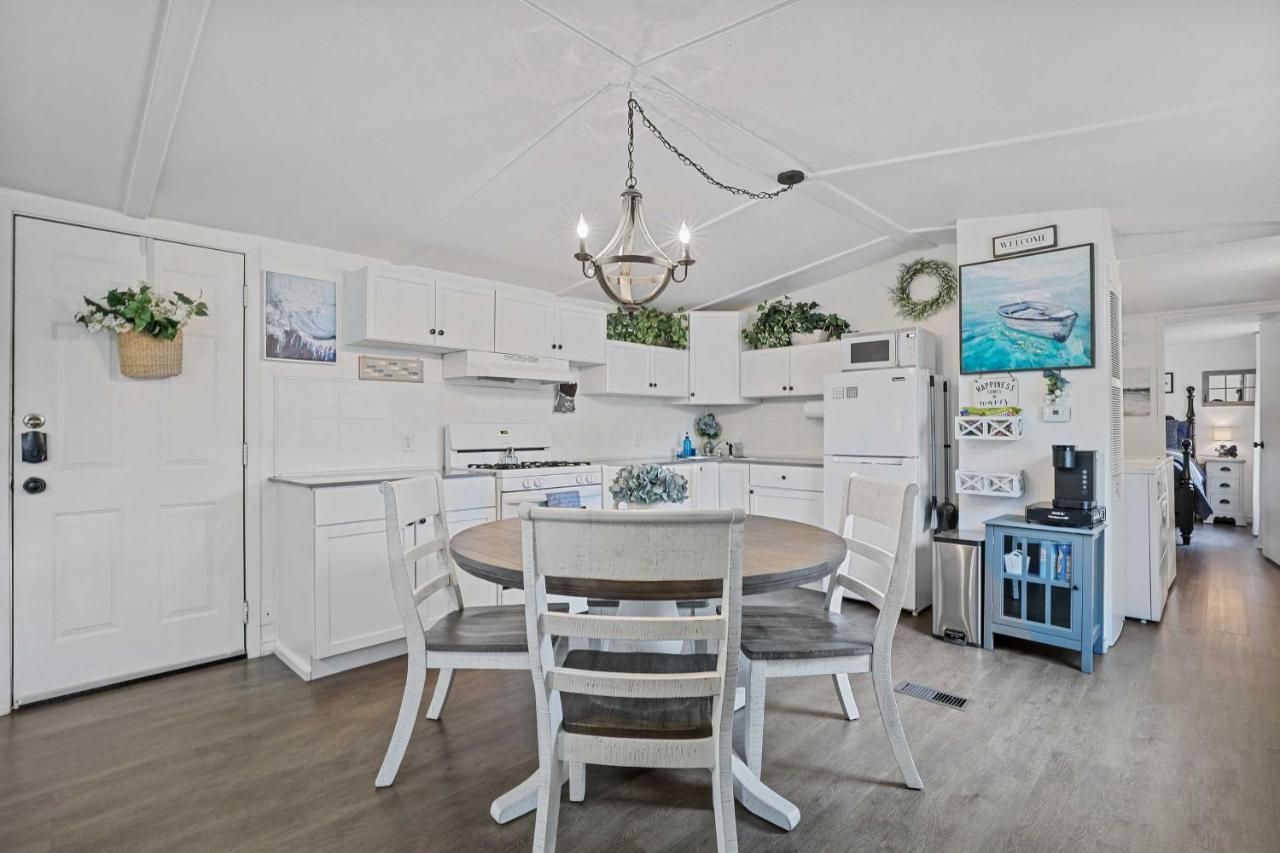 Pet-Friendly Lake Dallas Home Near Lewisville Lake Bagian luar foto
