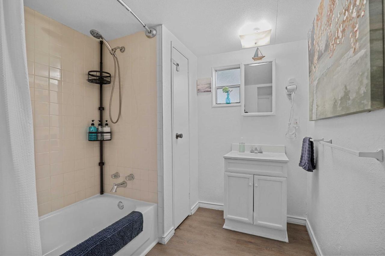 Pet-Friendly Lake Dallas Home Near Lewisville Lake Bagian luar foto